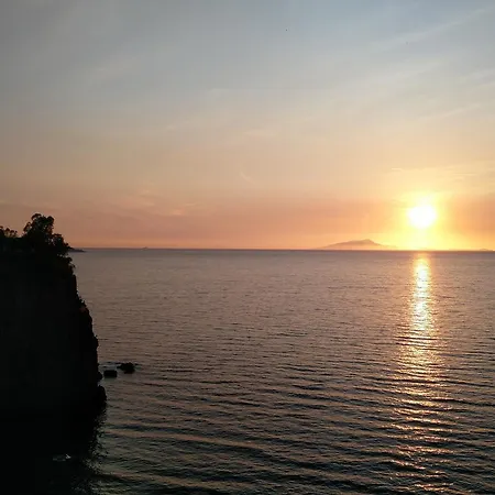 Relax Oda ve Kahvaltı 3*