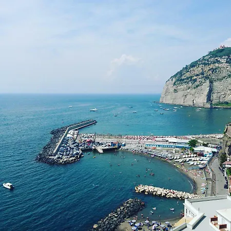 Relax Oda ve Kahvaltı 3*